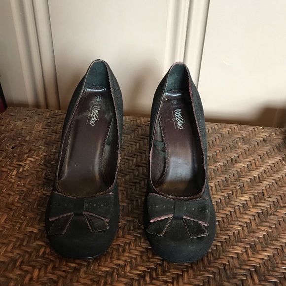 Vintage Style Heels - Picture 1 of 4